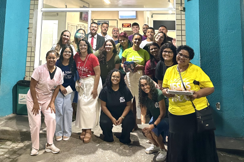 EQUIPE MISSIONÁRIA REALIZA AÇÃO EM HOSPITAL NA NOITE DE NATAL
